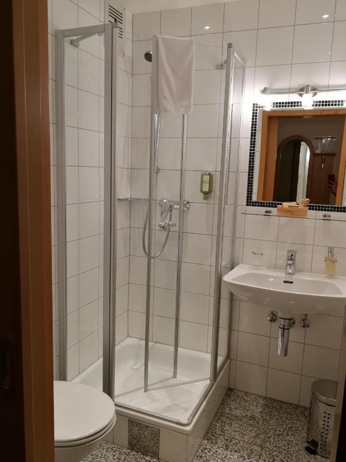 Die Linde Höchst Esterno foto